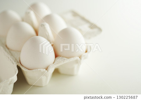 Half a dozen eggs (shiratama) in a paper container Half a dozen eggs (shiratama) in a paper container 130225687