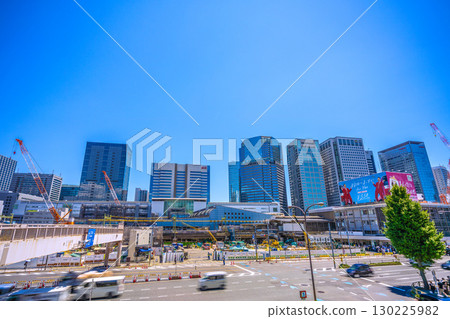 日本東京城市景觀,俯瞰品川站和辦公大樓的重建 日本東京城市景觀,俯瞰品川站和辦公大樓的重建 130225982