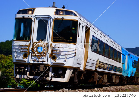 Car No. 2: SORAFUNE - A tale of the dawn of the Shikoku Tosa era (Kiha 185 series) 130227740