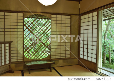 Yoshino window of Gio-ji Temple, a sub-temple of Daikaku-ji Temple (Ukyo Ward, Kyoto City) 130231008