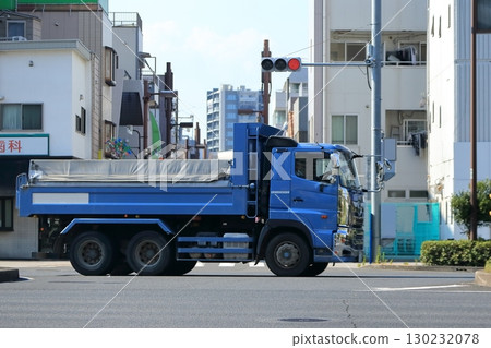 Dump truck Dump truck 130232078