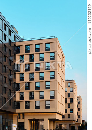 The Contemporary Design of Urban Architectural Structures and Buildings in Modern Cities The Contemporary Design of Urban Architectural Structures and Buildings in Modern Cities 130232569
