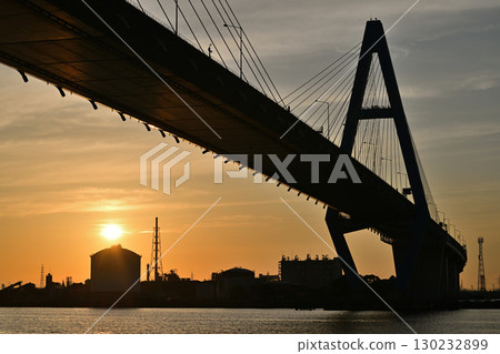 Meiko Higashi Bridge bathed in the morning sun Meiko Higashi Bridge bathed in the morning sun 130232899