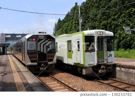 Diesel train interchange, Ban'etsu West Line, Yamato Station, Fukushima Prefecture Diesel train interchange, Ban'etsu West Line, Yamato Station, Fukushima Prefecture 130233781