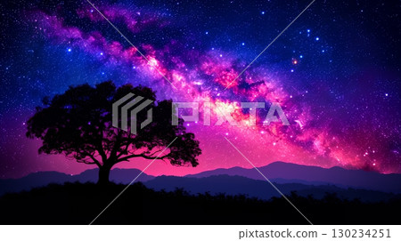 星夜：山脈輪廓和銀河 130234251