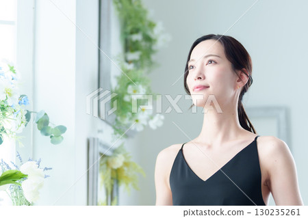 女性美容花卉乾燥花 女性美容花卉乾燥花 130235261