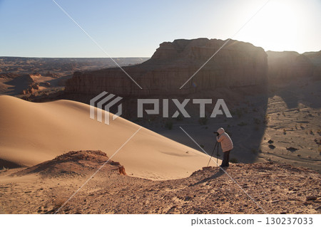 Photographer captures desert landscapes during the enchanting golden hour 130237033