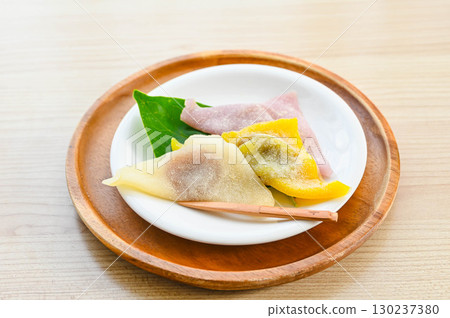 Kyoto's famous Yatsuhashi sweets: Autumn flavors 130237380