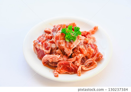 Seasoned pork skirt steak for yakiniku 130237384