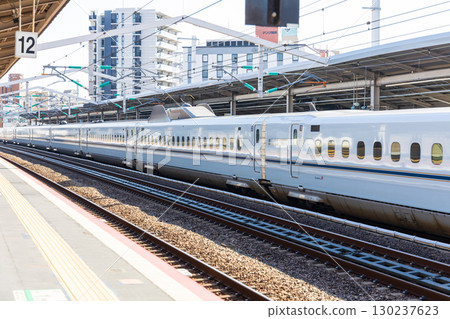Shinkansen platform (Nishi-Akashi Station) Shinkansen platform (Nishi-Akashi Station) 130237623