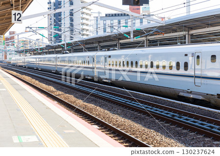 Shinkansen platform (Nishi-Akashi Station) Shinkansen platform (Nishi-Akashi Station) 130237624