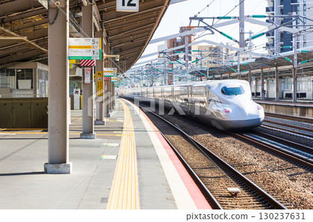 Shinkansen platform (Nishi-Akashi Station) 130237631