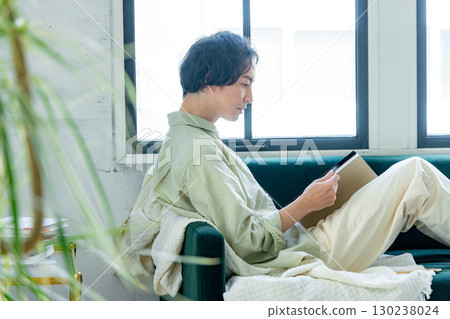 住在時尚屋裡的男人 130238024