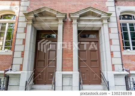 Mitsubishi Ichigokan Museum (Corporate Museum) A restoration of Marunouchi's first Western-style building (Brick construction in the British Queen Anne style) 130238939