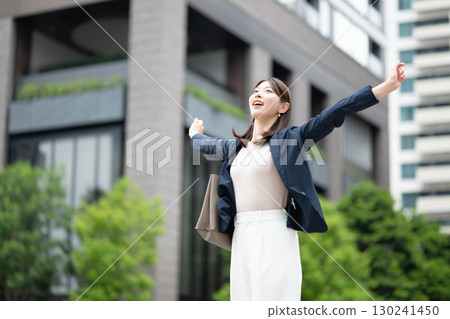 Business woman to relax 130241450