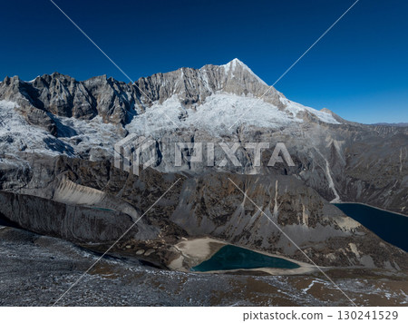 Aerial view of beautiful snow capped mountain and lake landscape in Tibet, China 130241529