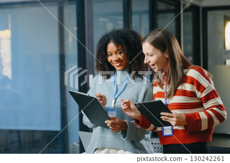Those who work hard, win in the conference room new startup project 130242261