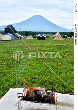 BBQ while watching Mt. Fuji 130242347