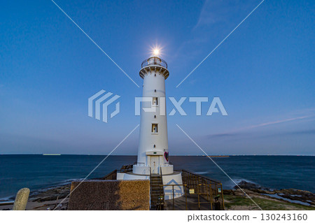 月光照亮的野間崎燈塔 130243160