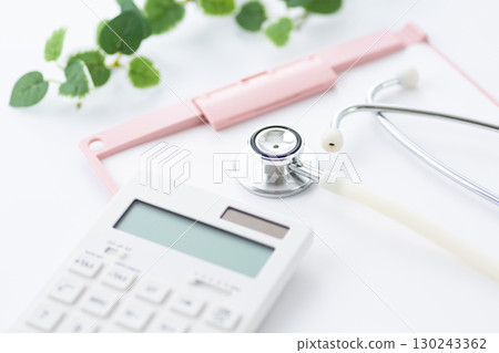 聽診器、活頁夾和計算器 聽診器、活頁夾和計算器 130243362