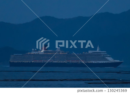 夜間出發的豪華遊輪 130245369