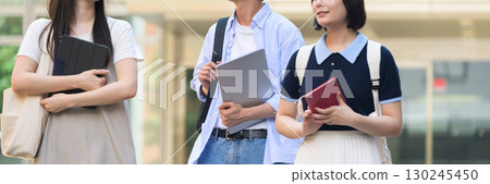 大學生形象畫像 大學生形象畫像 130245450