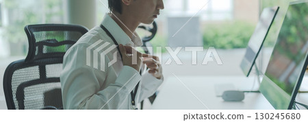 一個男人工作 130245680