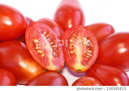 中等大小的番茄（西西里紅） 130245813