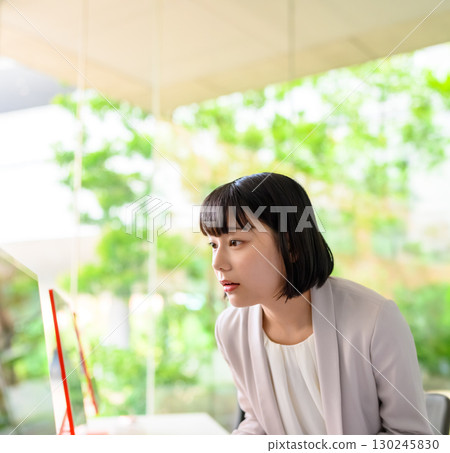 Working Woman 130245830