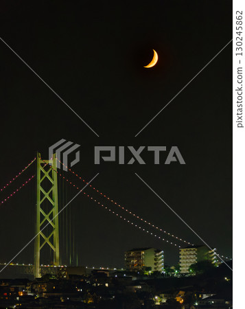 The crescent moon is setting over the Akashi Kaikyo Bridge The crescent moon is setting over the Akashi Kaikyo Bridge 130245862