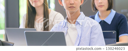 大學形象 130246023
