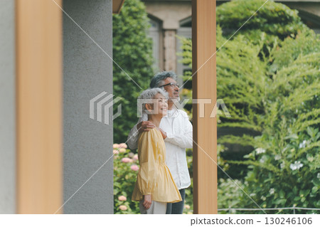 Senior couple 130246106