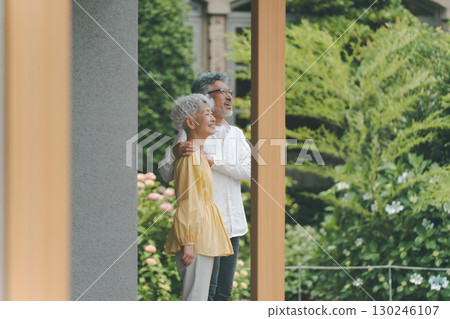 Senior couple Senior couple 130246107