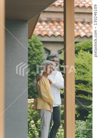 Senior couple 130246109