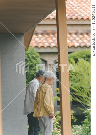Senior couple 130246111