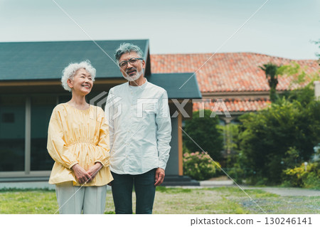 Senior couple 130246141