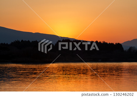 Beautiful sunrise over the foot of Mt. Fuji and Lake Tanuki 130246202