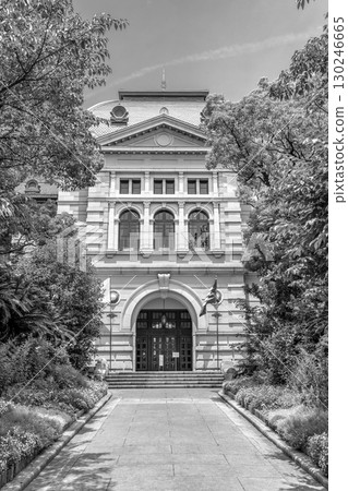 Hyogo Prefectural Government Building South Gate and South Entrance (former Kobe Prefectural Government Office) Guest House and Archives Meiji-era Renaissance-style modern architecture 130246665