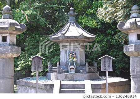 增上寺，德川秀忠和他的妻子英予的石碑[東京都港區] 130246914