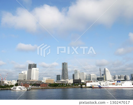 Minatomirai seen from Oosan Bridge 130247017