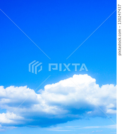 藍天白雲的簡單風景 130247437
