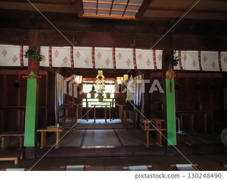 Shimotsui Gion Shrine, a shrine in Kurashiki City that has been worshipped as the god of safe voyages for about 250 years. Inside the worship hall. Shimotsui Gion Shrine, a shrine in Kurashiki City that has been worshipped as the god of safe voyages for about 250 years. Inside the worship hall. 130248490
