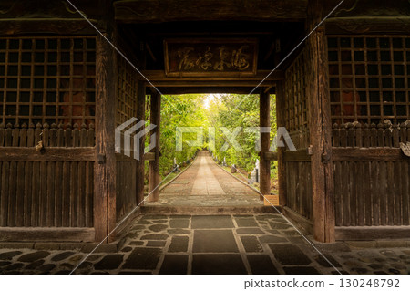 The main gate of Rinnoji Temple in Sendai 130248792