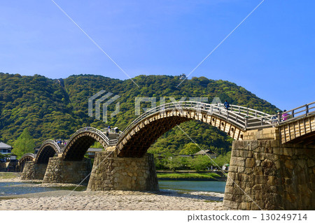 日本三大名橋之一:錦帶橋(山口縣岩國市) 日本三大名橋之一:錦帶橋(山口縣岩國市) 130249714