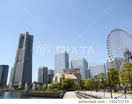 Landscape of Minato Mirai 130251710