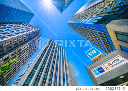 Tokyo cityscape in August. View of Toranomon Station and other areas. (August 15th) Tokyo cityscape in August. View of Toranomon Station and other areas. (August 15th) 130252143