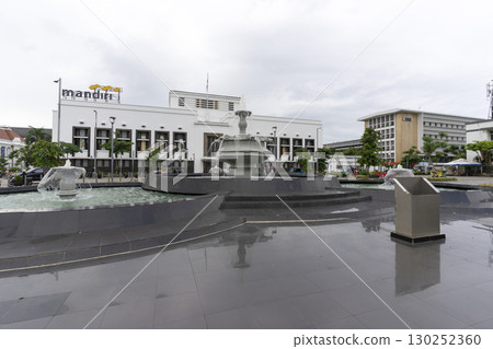 Jakarta, Indonesia - Mar 29,2024 : Nederlandsch-Indische Handelsbank old building in Jakarta, Indonesia on Mar 29,2024. Jakarta, Indonesia - Mar 29,2024 : Nederlandsch-Indische Handelsbank old building in Jakarta, Indonesia on Mar 29,2024. 130252360