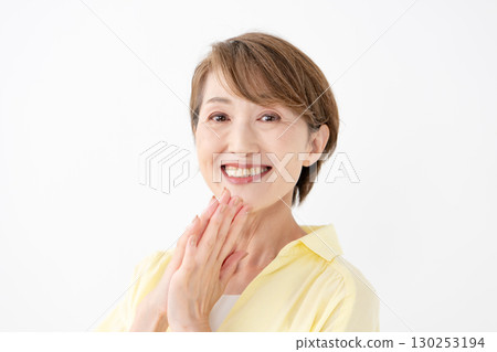 中年女子肖像 130253194