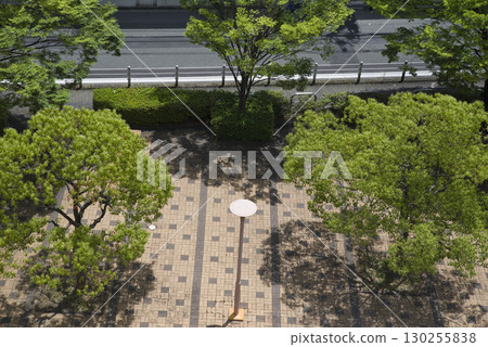 This photo shows the sidewalks around Nakanoshima in Osaka from above. This photo shows the sidewalks around Nakanoshima in Osaka from above. 130255838