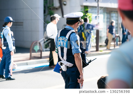 一名警察 130256398